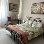 アパート Casa Nuara ノヴァーラ